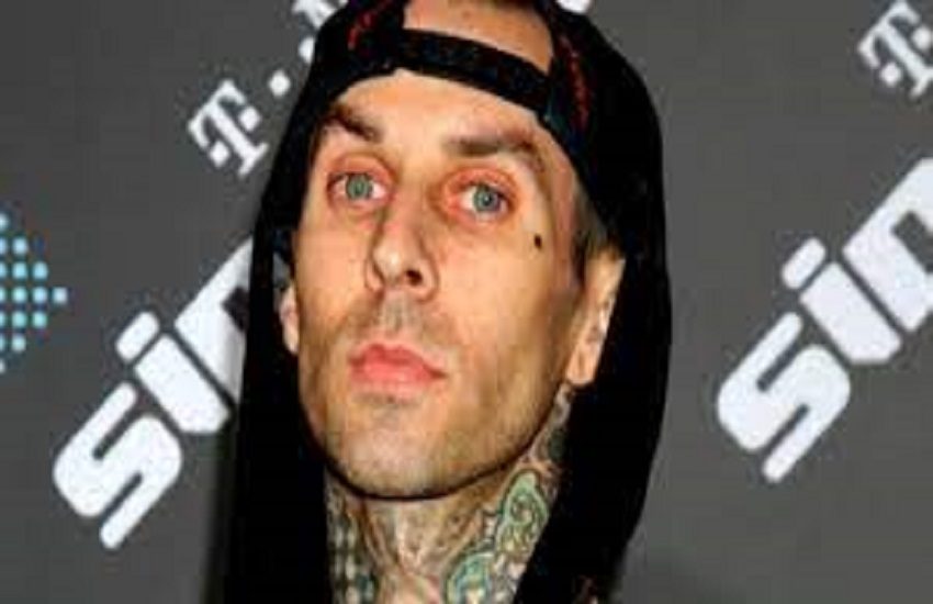 Preoccupati i fans dei Blink 182, il batterista Travis Barker in ospedale