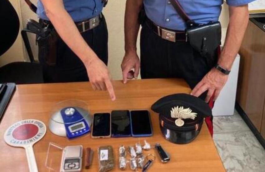 Savona, nascondono marijuana e coltelli nel camper, arrestati 3 giovani