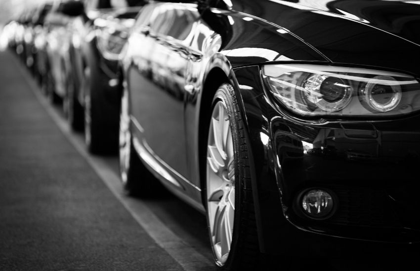Napoli: donna denuncia il furto dell’auto e ne compra una nuova, ma si era dimenticata dove era parcheggiata