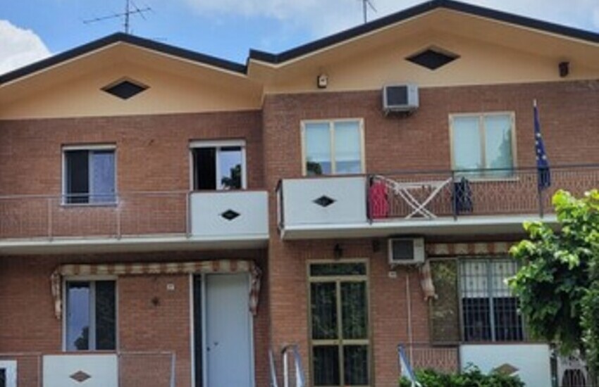 Bimbo caduto dalla finestra a Modena, la confessione shock della babysitter