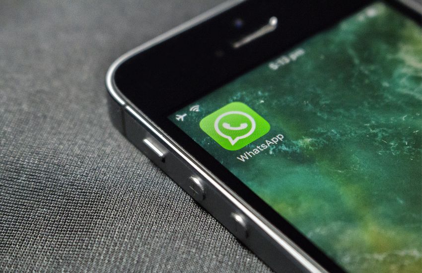 Truffa su Whatsapp: “Ciao, non ti sento da molto tempo…”, cosa bisogna fare per evitare il virus
