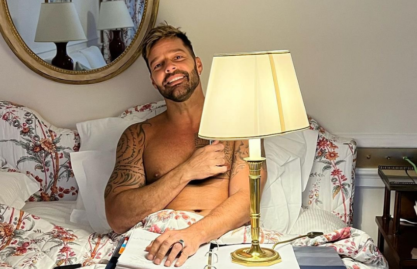 Ricky Martin reagisce alle accuse di violenza domestica con un tweet