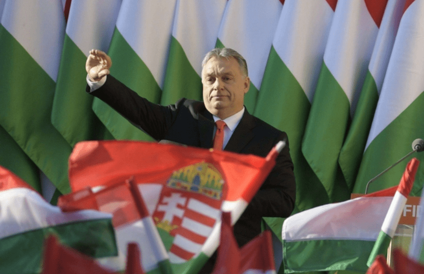 Orban contro l’Occidente: “Vogliono costringerci a una mescolanza di razze”