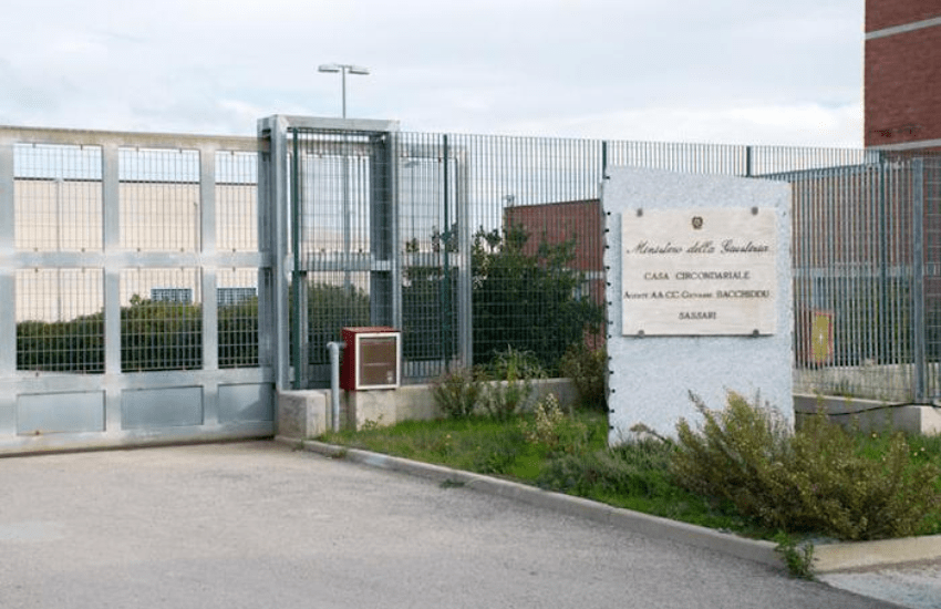 Gli fracassa il cranio in carcere: detenuto muore in rianimazione