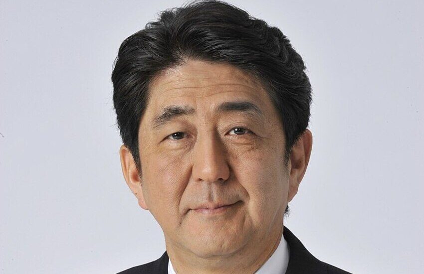 Giappone, attentato all’ex premier Shinzo Abe: è gravissimo