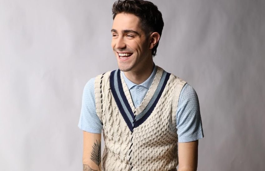 Tommaso Zorzi “parla” col suo organo riproduttivo: “Devo dire che ho un bel…” [VIDEO]