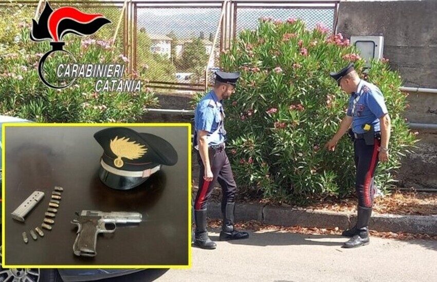 Paternò, si preparava per un agguato: arrestato con una pistola