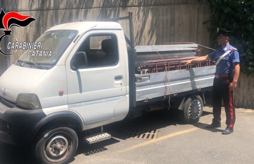 San Giovanni La Punta, ruba 37 pedane di un ponteggio da un cantiere: denunciato
