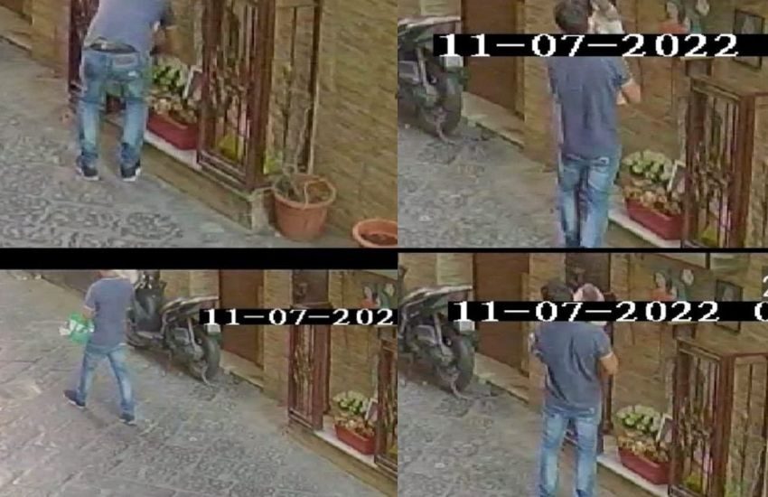 Napoli: ruba la statua di Gesù dall’edicola votiva ma viene beccato dalle telecamere