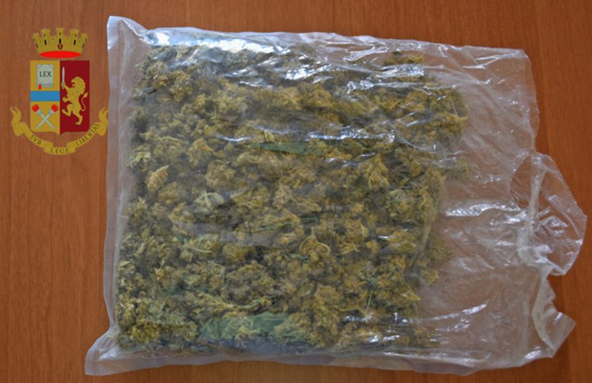 Controlli straordinari nelle marine, scattano arresti per spaccio ed espulsioni di extracomunitari