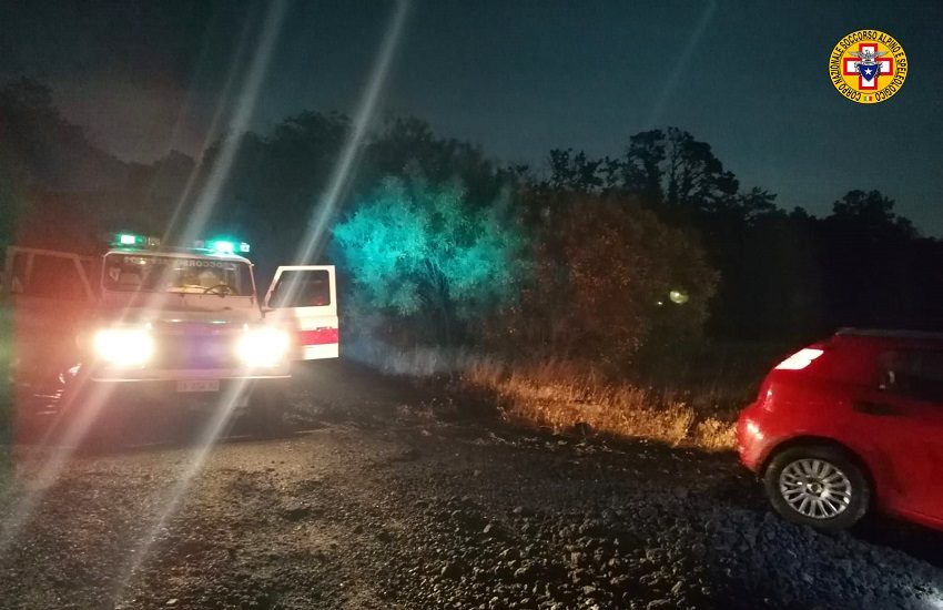 Etna, Soccorso Alpino e Speleologico e Vigili del Fuoco recuperano due persone in contrada Milia