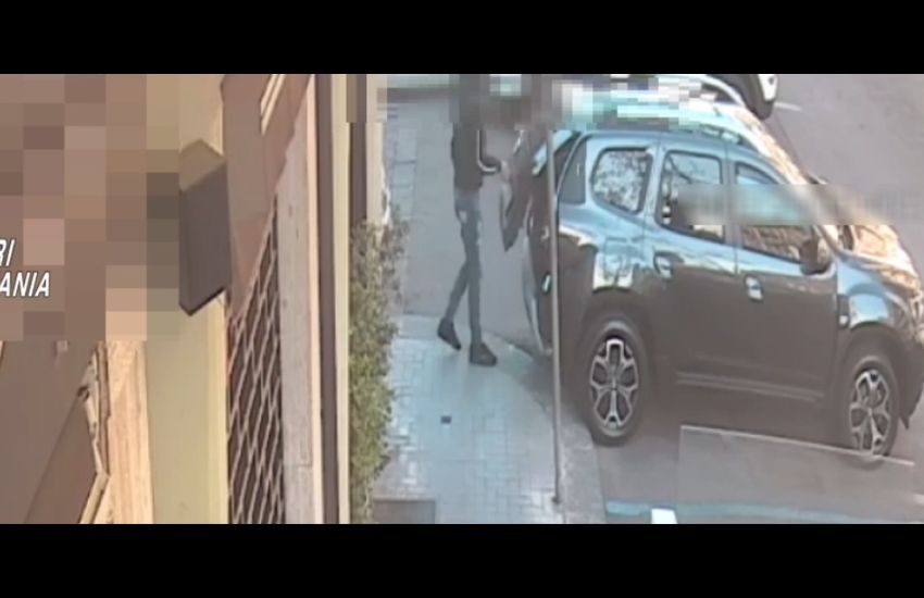 [VIDEO] Catania, con un jammer eludeva gli antifurti: denunciato il ladro che “operava” in pieno centro