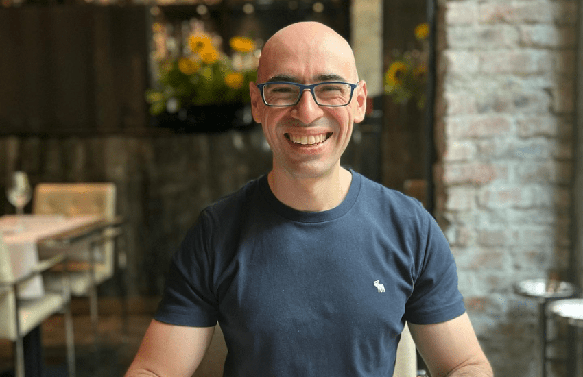 Aranzulla guadagna milioni e critica i giovani: “I loro modelli sono rapper analfabeti e tiktoker”