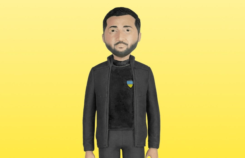 Zelensky trasformato in statuetta d’argilla: “Ecco l’eroe improbabile”