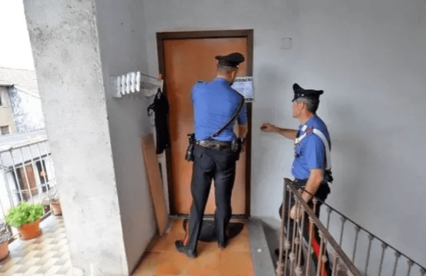 Seregno: apre la porta ai carabinieri con la droga in mano pensando fosse suo marito