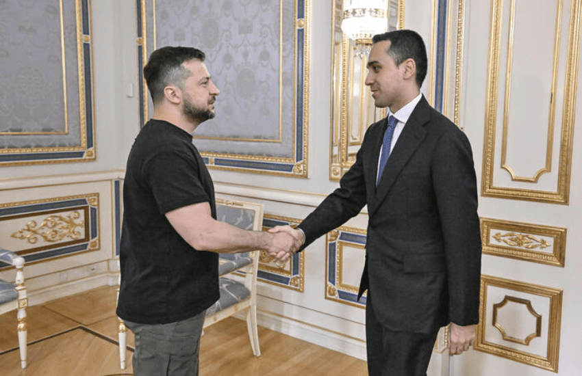 Ucraina, Di Maio incontra Zelensky: “L’Italia non vi abbandonerà” (VIDEO)