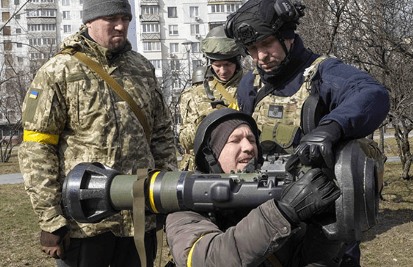 L’Italia addestrerà l’esercito ucraino: “Incondizionato sostegno a Kiev”