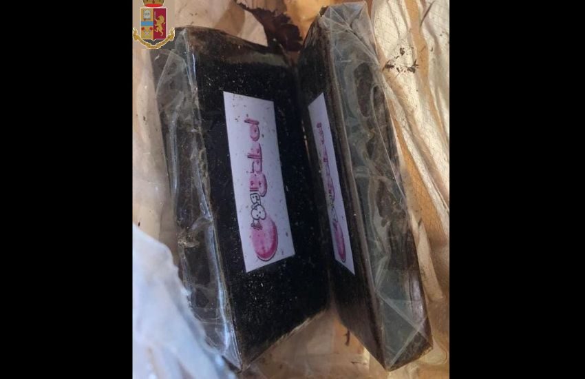 San Cristoforo, sequestrati in una nota via di spaccio 2 kg di hashish