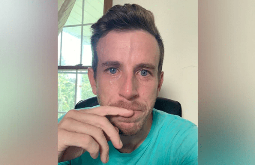 Ceo in lacrime dopo avere licenziato dipendenti: infuriano polemiche su Linkedin