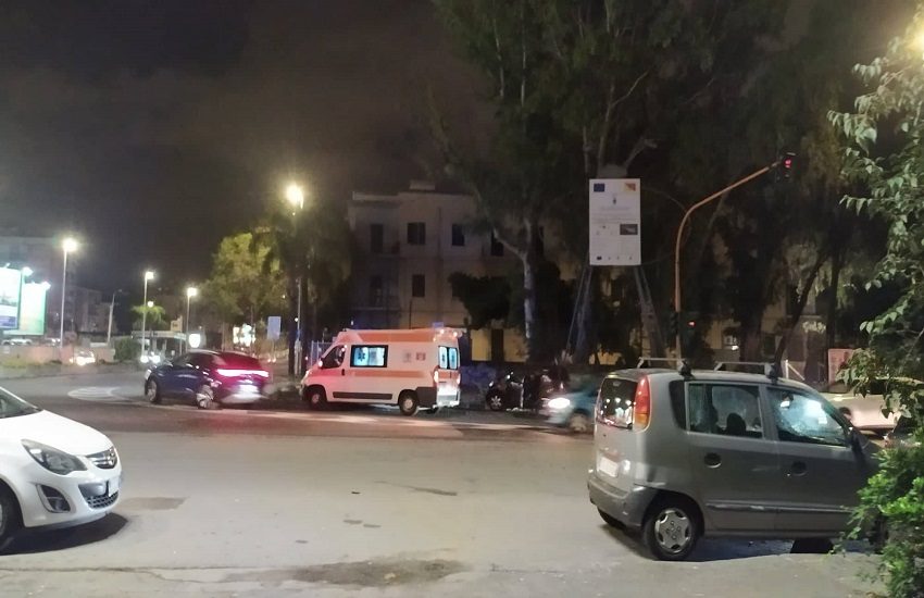 Auto sbanda sul viale Raffaello Sanzio: 118 sul posto