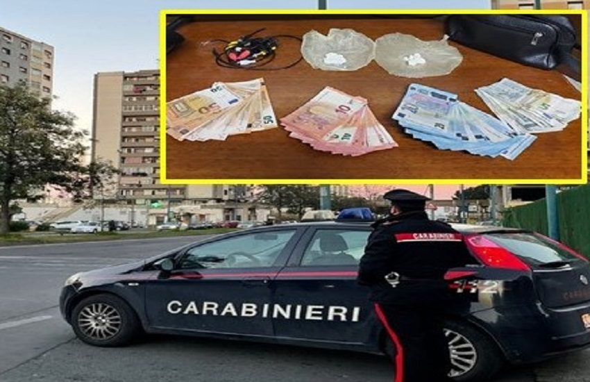 Getta marsupio con crack, cocaina e denaro dal balcone: arrestato 23enne a Librino