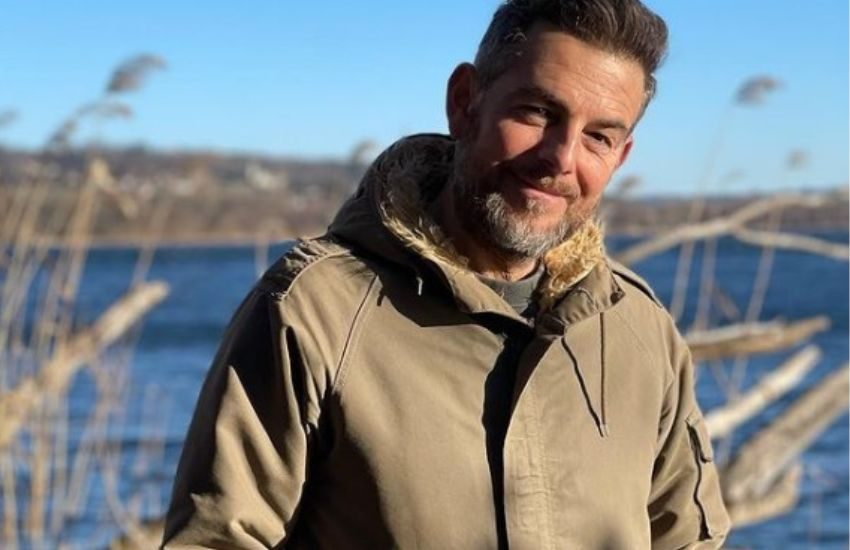 La confessione choc di Daniele Bossari: “Ho sconfitto un tumore alla gola. In sogno l’appeso mi ha rivelato che…”