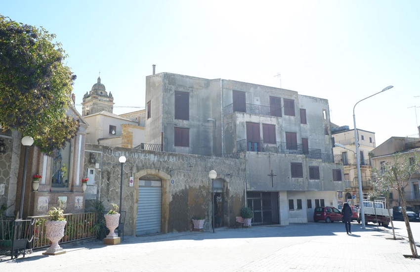 Consiglio comunale Caltagirone, approvata riqualificazione area prospiciente la Basilica di San Giacomo