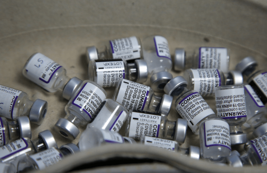 Vaccini: via libera a quelli aggiornati contro Omicron