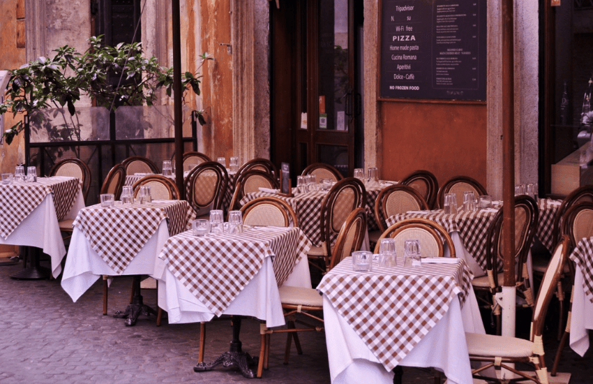 Treviso, si vanta su Facebook di essere scappata dal ristorante senza pagare: denunciata
