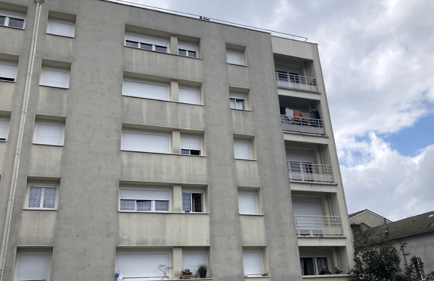 Getta la figlie di 2 e 4 anni dalla finestra: il mostro è il padre