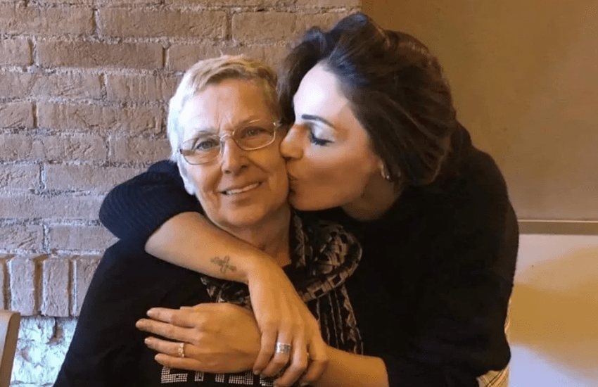 Anna Tatangelo: “E’ un dolore troppo forte. Ciao Mamma”
