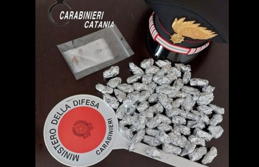Paternò, spaccia di notte: arrestato un 22enne dai Carabinieri