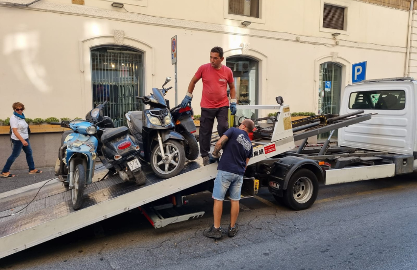 Inizia la rimozione forzata per i veicoli abbandonati nelle strade di Catania