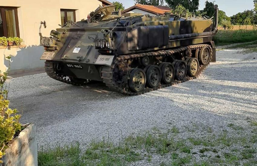 Treviso: noleggia un carro armato per una festa, arrivano i carabinieri