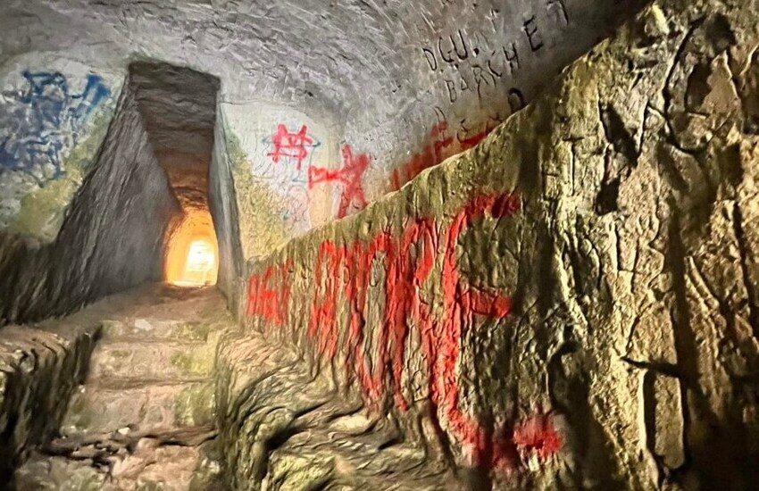 Vandali in azione nel Salento. Sfregiata la Grotta delle Monache