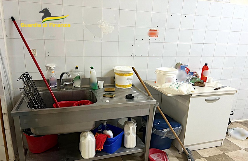 [FOTO E VIDEO] Due dipendenti in nero e violazioni igienico sanitarie: chiusa attività dolciaria a Paternò