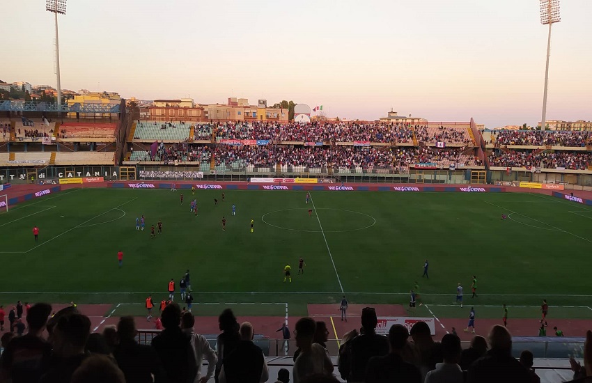 Al Massimino contro il Città di Sant’Agata il Catania soffre, ma vince 3-2: primato con 8 punti di vantaggio sul secondo posto