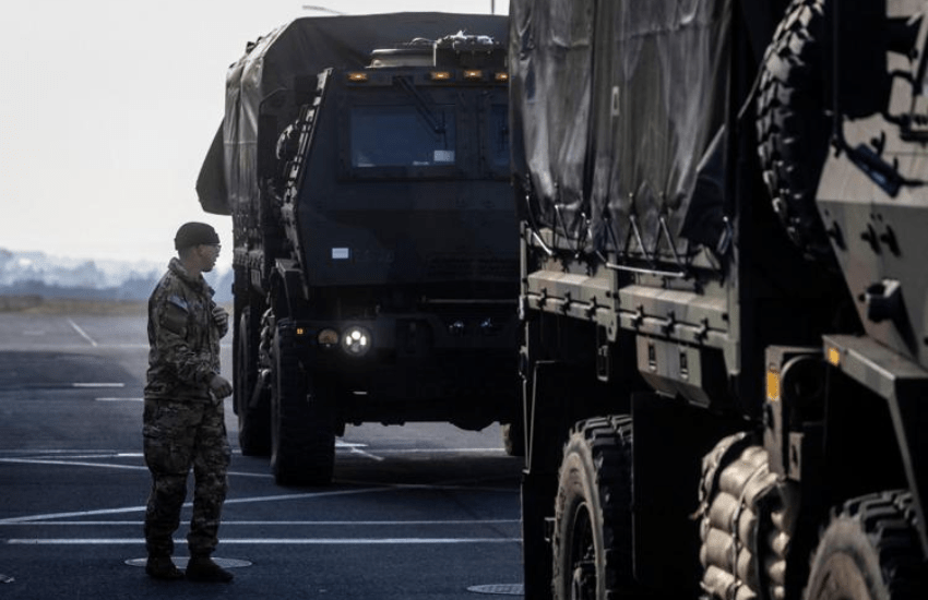 Ucraina, gli Stati Uniti schierano 4.700 soldati ai confini: “Seguiamo da vicino le forze russe”