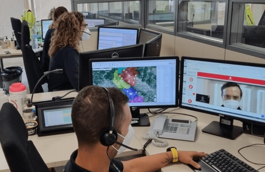 Pistoia, rischia di morire soffocata nel ristorante: salvata con una videochiamata