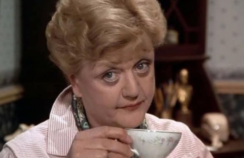 Addio ad Angela Lansbury, la mitica “Signora in Giallo” che dall’aldilà rivela perché Jessica Fletcher non si è mai innamorata