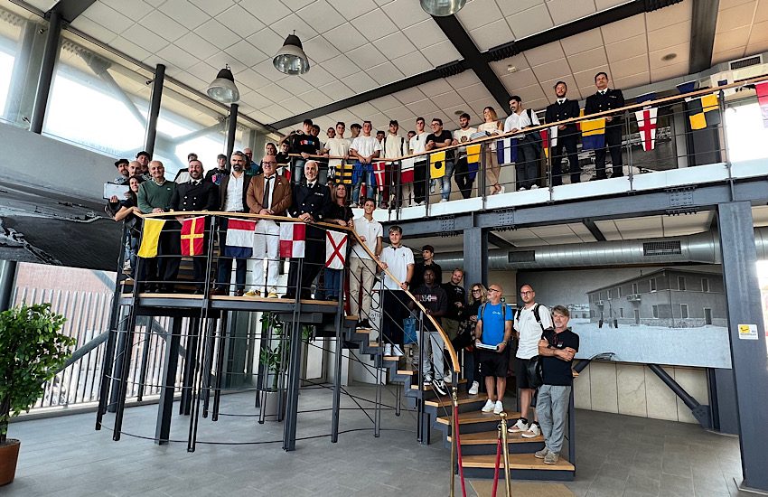 Premiazione bagnini 2022: premiati nella sede della Capitaneria di Porto i bagnini meritevoli