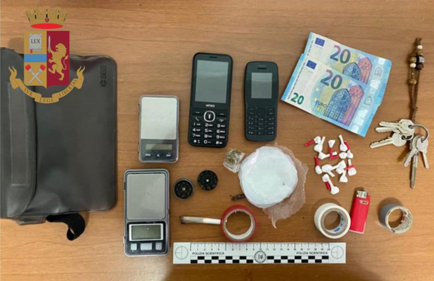 Nasconde in casa dosi di cocaina, hashish e marijuana. Arrestato per spaccio 24enne salentino