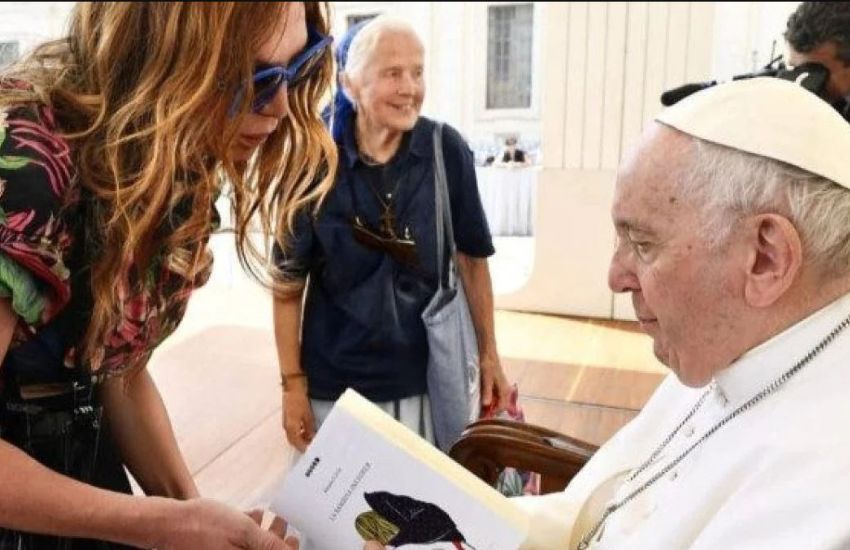 L’incontro tra il papa e le trans: “Gli ho baciato la mano, è una persona speciale perché non giudica”