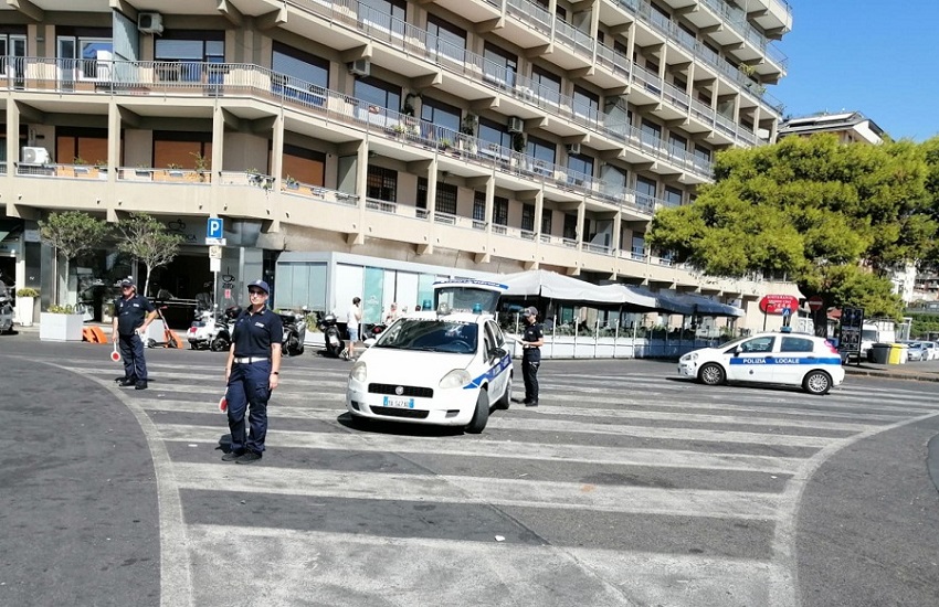 Polizia Municipale Catania in piazza Europa, centro storico e San Giuseppe La Rena: 200 verbali per violazione codice della strada