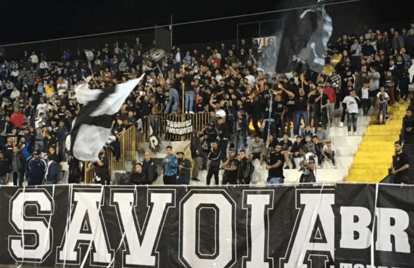 Napoli: il pizzo per giocare a calcio