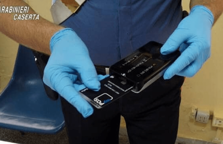 Caserta, pusher vende la droga e si fa pagare con il POS: arrestato