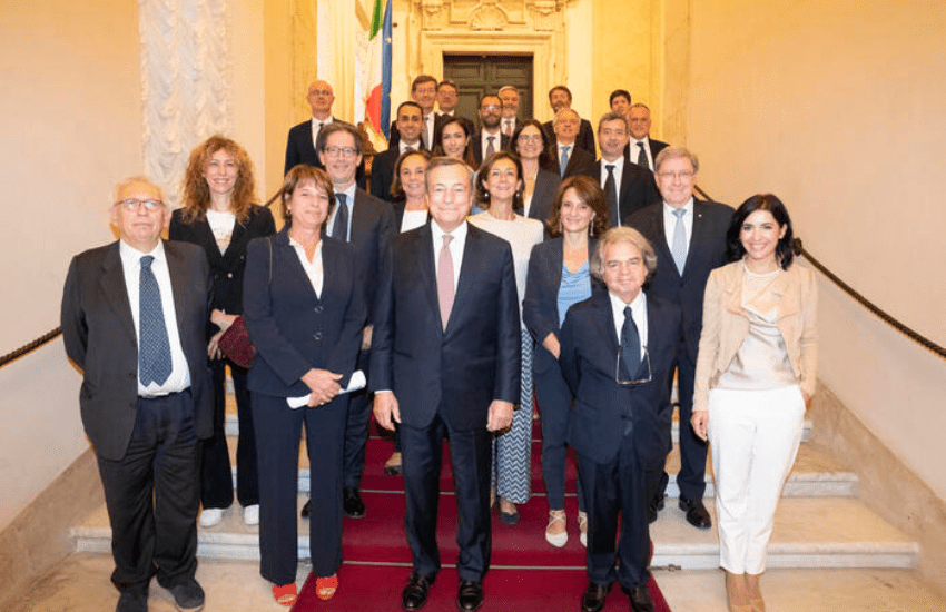 Draghi: “I governi passano, l’Italia resta”