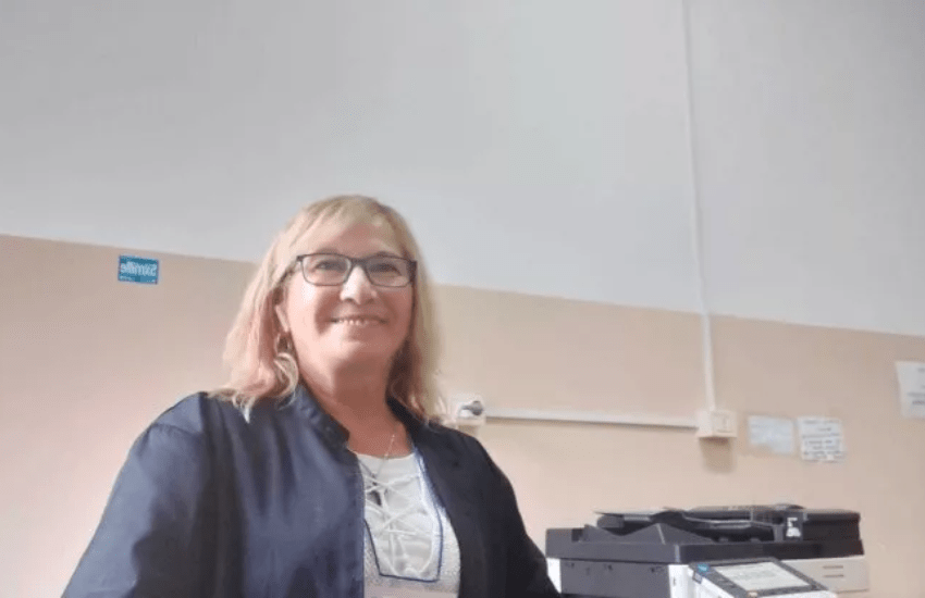 Fa la domanda nel 1985: 37 anni dopo viene assunta come collaboratrice scolastica