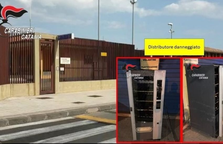 Spacca il distributore automatico e ruba 44 confezioni di marijuana, preso 20enne