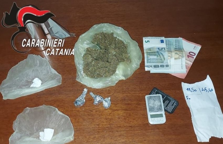 Librino, arrestato nuovamente il pusher con “postazione da lavoro”. Denuncia “bis” per evasione anche per un 68enne